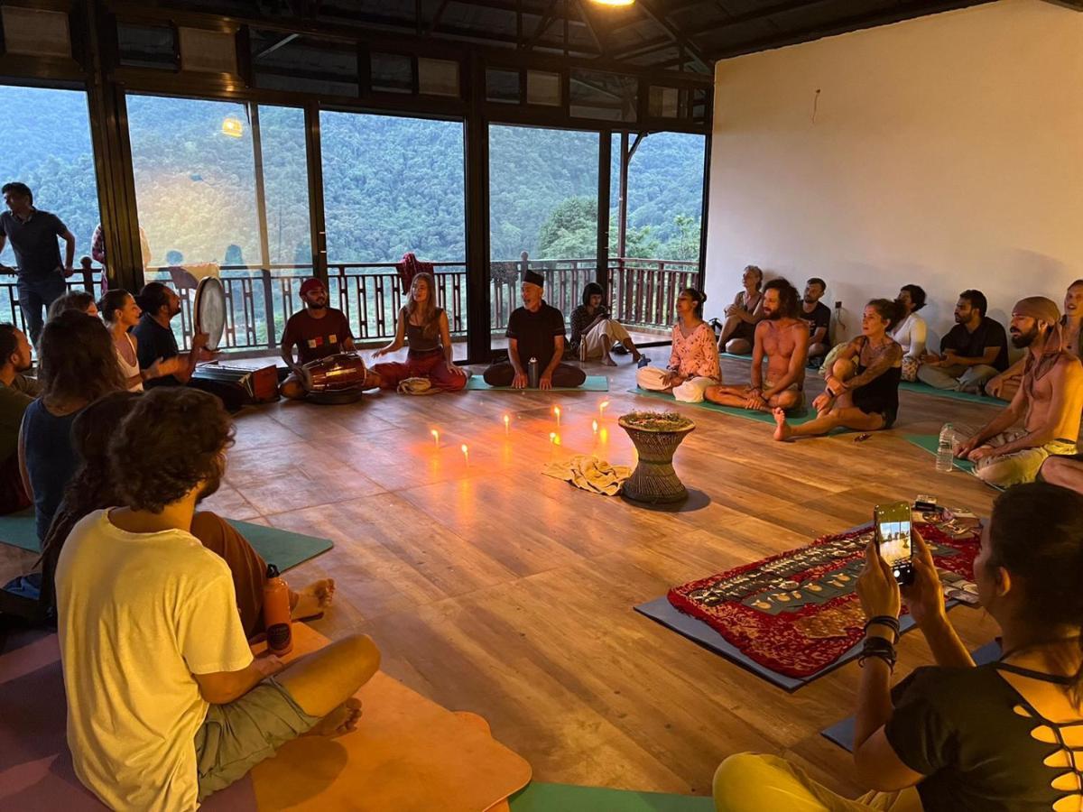 Green Hills Yoga Retreat بوكْرا المظهر الخارجي الصورة