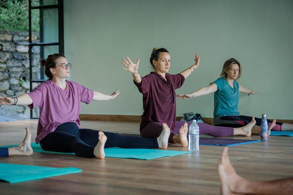 Green Hills Yoga Retreat بوكْرا المظهر الخارجي الصورة